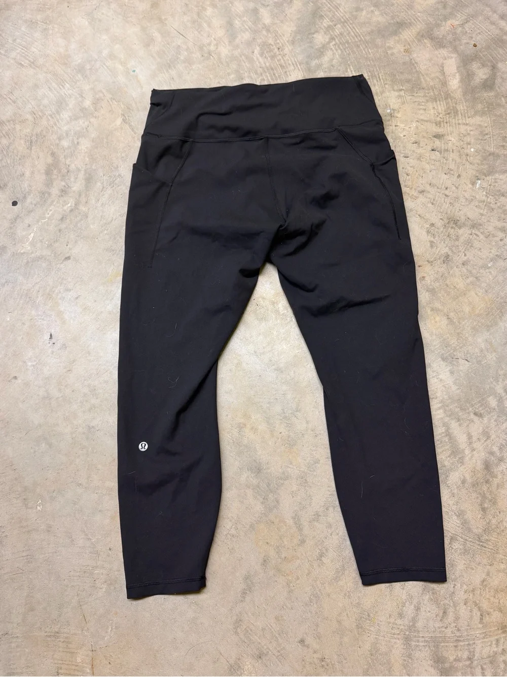lululemon athletica cropped Black Capri Leggings with Side Pockets